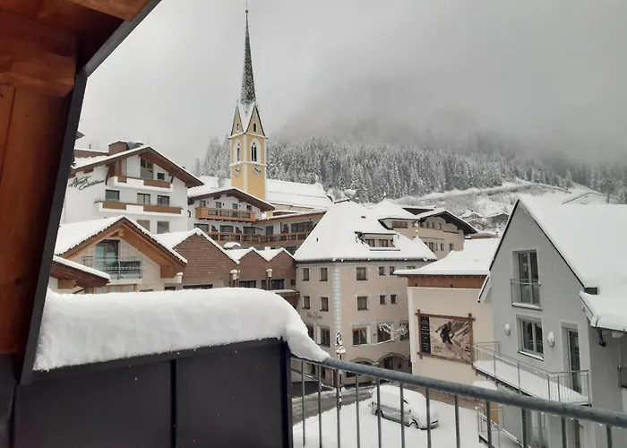 Lägenhetshotell Chesa Monte Ischgl