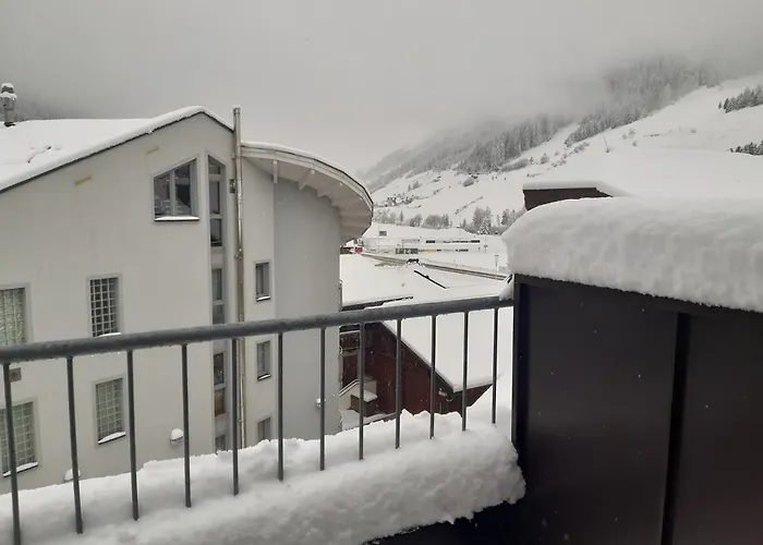 Lägenhetshotell Chesa Monte 4*