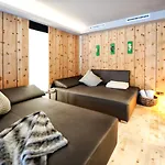 Appart hôtel Chesa Monte