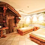 Apart-hotel Chesa Monte 4*