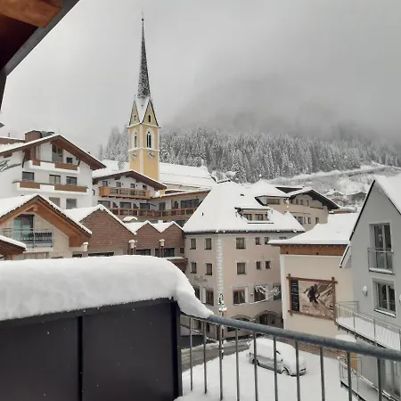 Aparthotel Chesa Monte Ischgl