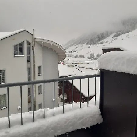 Aparthotel Chesa Monte *