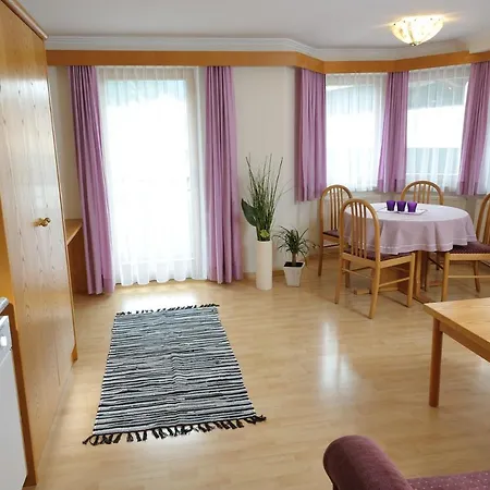Chesa Monte Lägenhetshotell