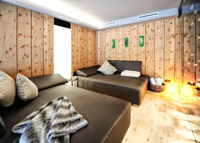 Ξενοδοχείο με διαμερίσματα Chesa Monte